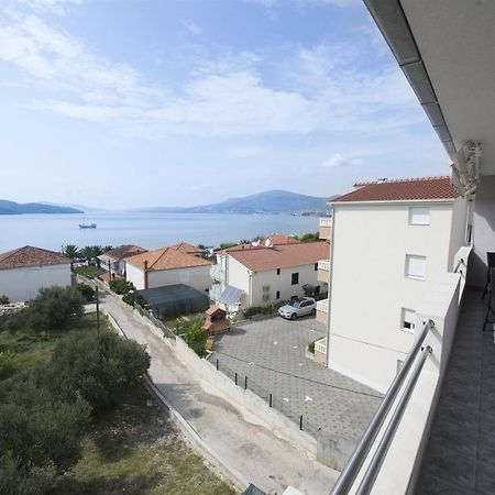 Apartments Meri Трогир Экстерьер фото