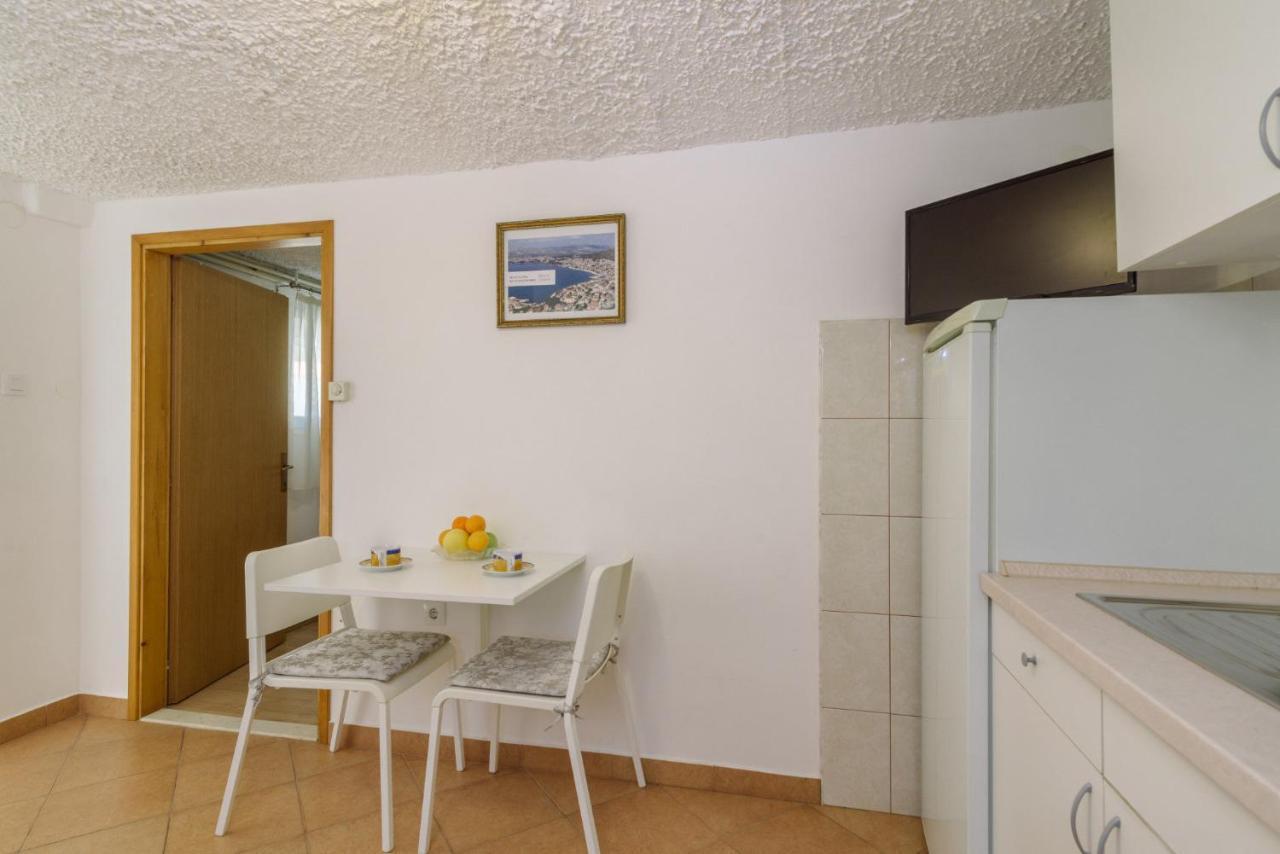 Apartments Meri Трогир Экстерьер фото